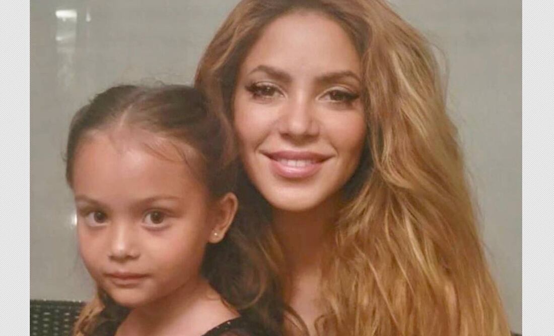 Shakira convive con una pequeña fan en Costa Rica.