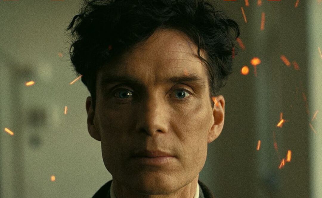 Cillian Murphy posando. Fuente: Instagram @oppenheimermovie