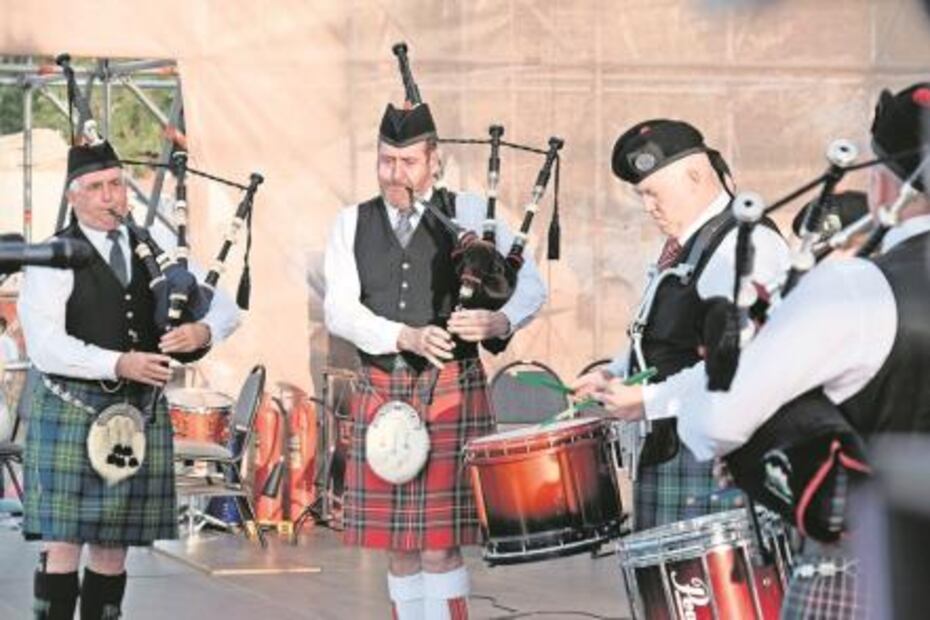 Mariachi, gaitas, flautas y tambores, música del mundo en Kazajistán