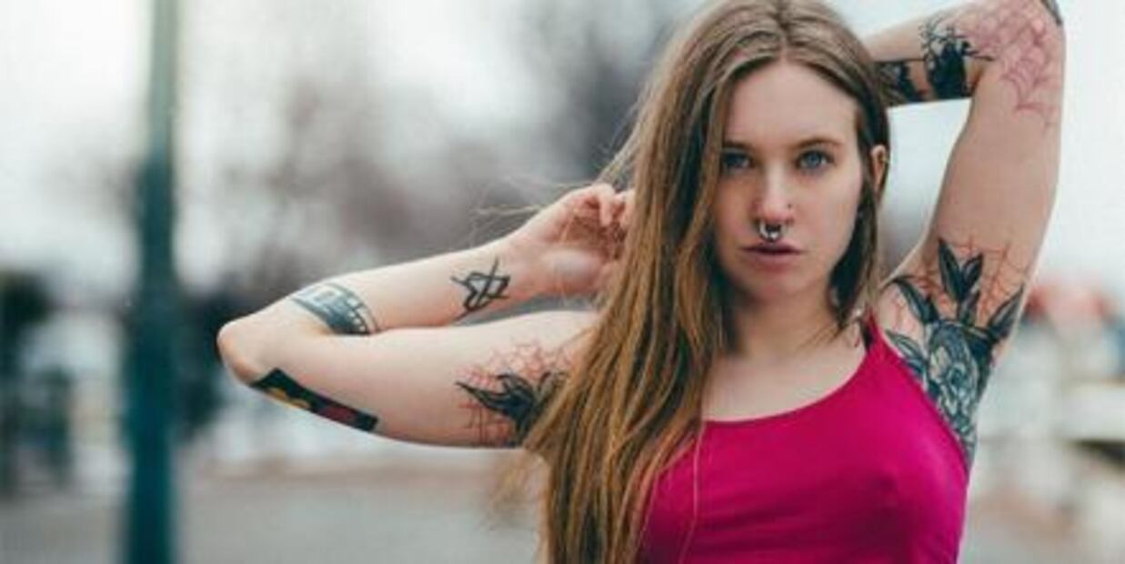 La nueva tendencia: tatuajes en las axilas