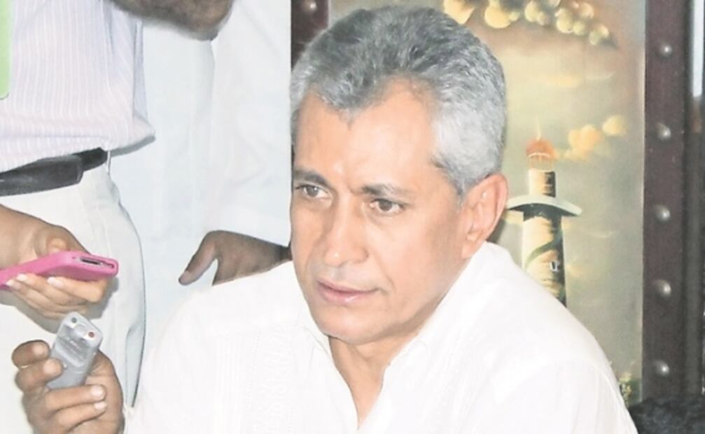 Cae un gobernador más de la famosa foto con Enrique Peña Nieto