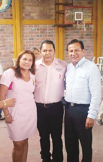 Erik Ulises Ramírez y el ex perredista Lázaro Mazón (TOMADA DE FACEBOOK)