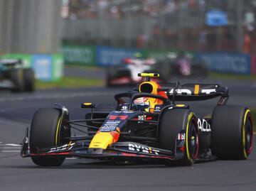 Checo Pérez terminó séptimo en la P2 del Gran Premio de Australia; Verstappen y Alonso los más rápidos