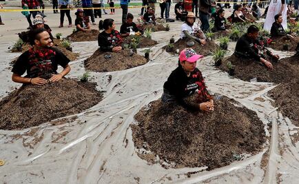 Colombianos exigen noticias sobre personas desaparecidas 
