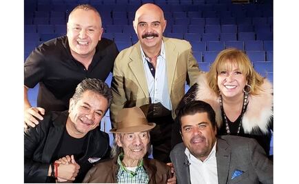 "El Loco" Valdés se mantiene fuerte en el velorio de su hijo