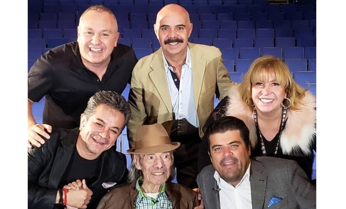 Alejandro Valdés en el centro y su padre Manuel "El Loco". Foto: Instagram #locovaldés