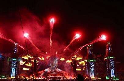 Tiesto y Martin Garrix encabezan el cartel del EDC 2025