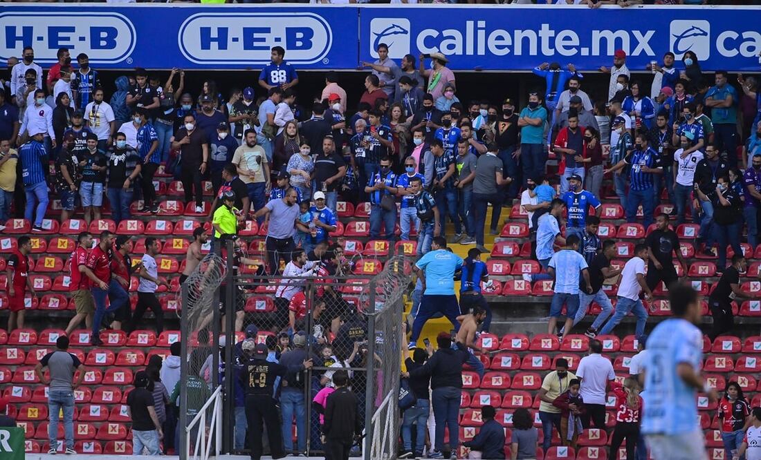 La afición del Querétaro en los incidentes del 5 de marzo de 2022 / Foto: Especiales