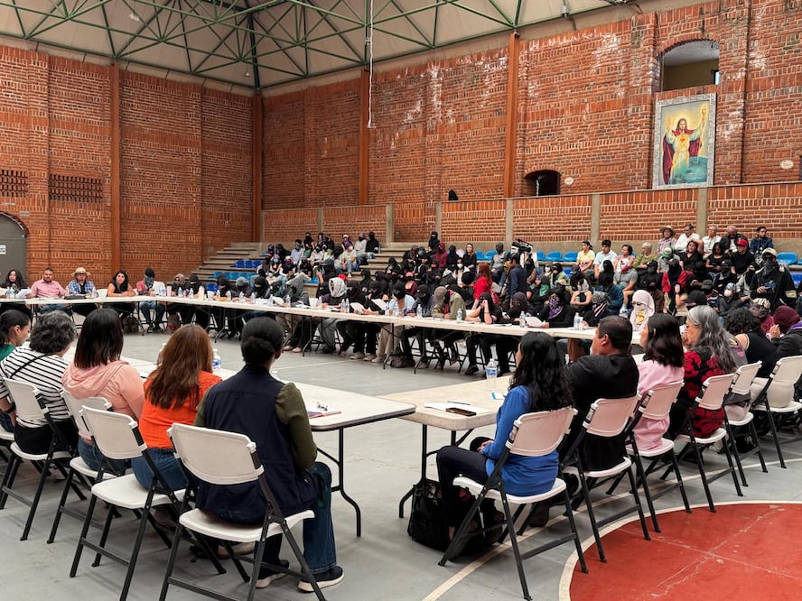 Estudiantes y autoridades de la UAEM alcanzan acuerdos para terminar con paro de labores. (Foto: Justino Miranda/ EL UNIVERSAL)