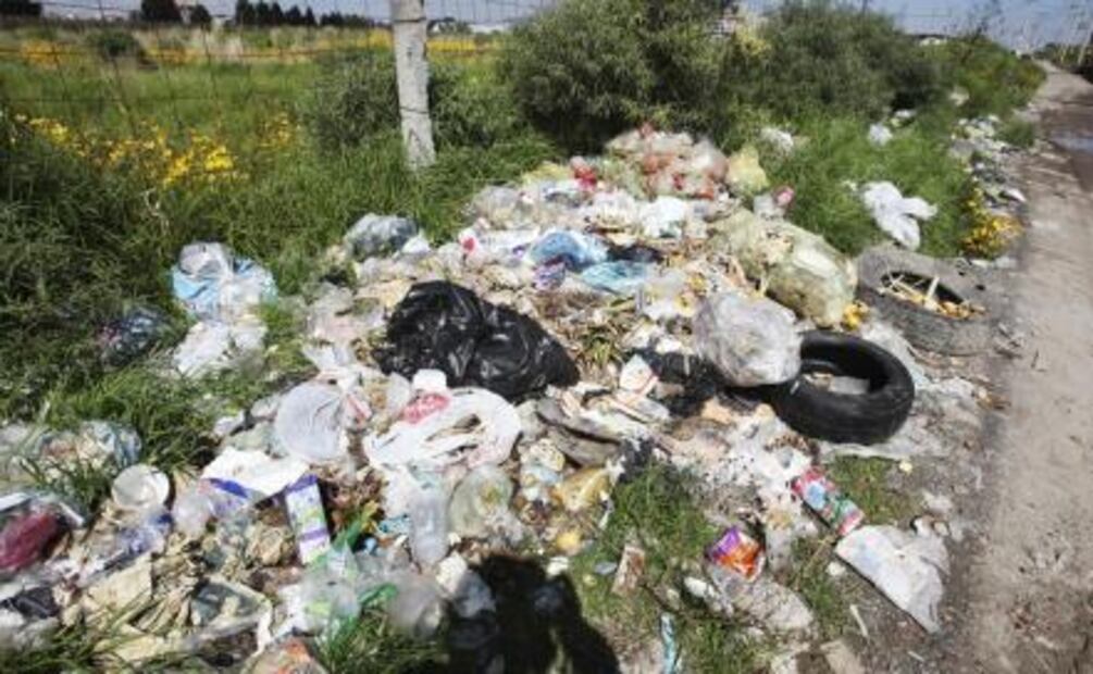 Habitantes de Metepec acusan crecimiento irregular de tiradero al aire libre