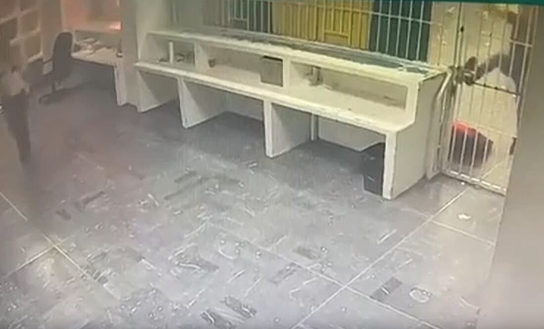 El video fue difundido este día en redes sociales sin que hasta el momento alguna autoridad del INM de alguna información al respecto. Foto: Captura de pantalla