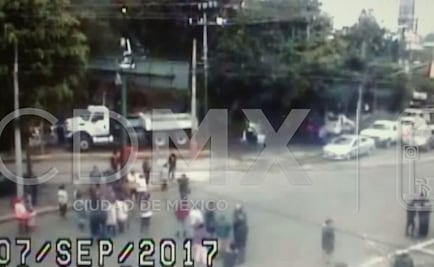 Vecinos bloquean Prolongación División del Norte para pedir desazolve