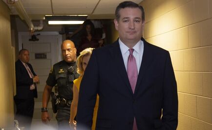 Ted Cruz abandona restaurante tras protestas contra juez nominado por Trump
