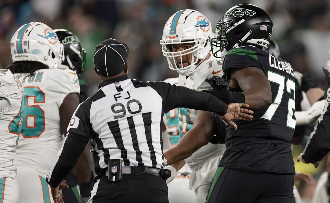 New York Jets y Miami Dolphins durante el juego del Black Friday - Foto: AP