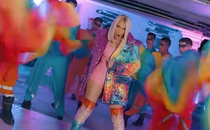 Llaman "hipócrita" a Yuri por usar bandera LGBT en su video