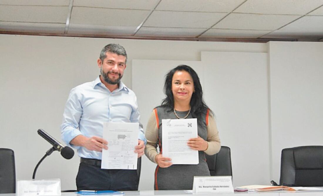 Propuest a. Mauricio Tabe Echartea y Margarita Saldaña Martínez, del PAN, lanzaron la iniciativa. Foto: ESPECIAL