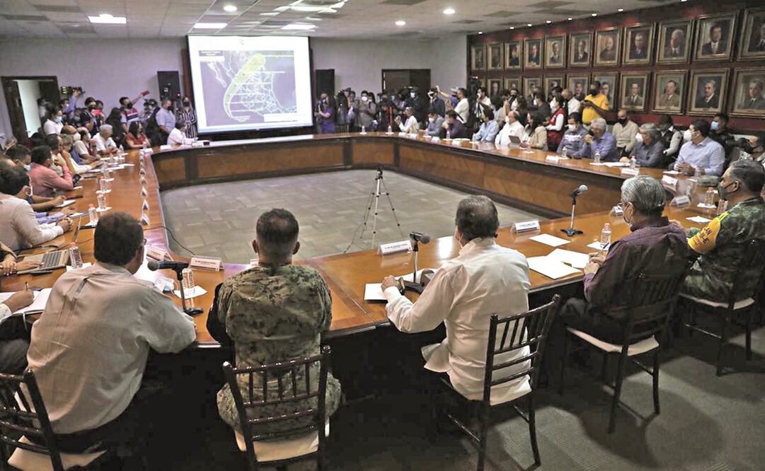 Autoridades de los gobiernos de Sinaloa y federal se preparan para evitar desgracias humanas y minimizar daños por arribo de Pamela. Foto: ESPECIAL