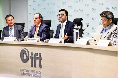 Pondrán a consulta la regulación de AMóvil y Televisa