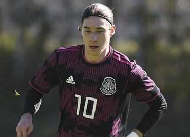 Marcelo Flores aún no decide si jugar para la Selección Mexicana
