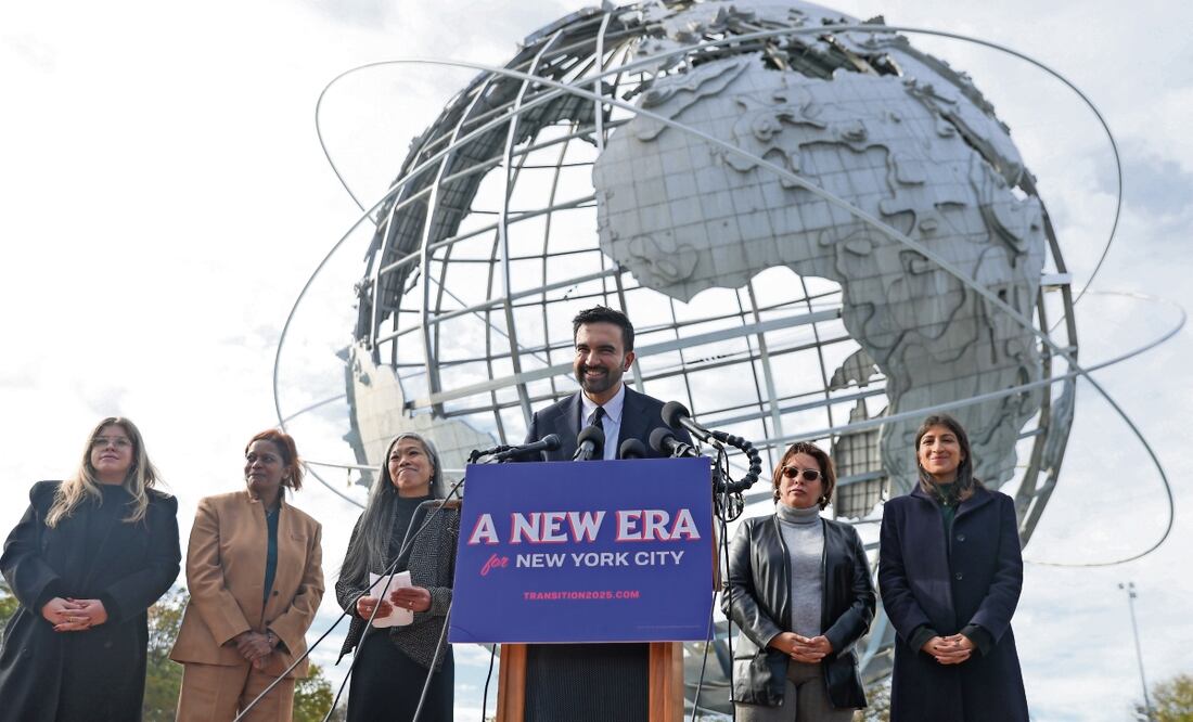 Zohran Mamdani, alcalde electo de la ciudad de Nueva York, ayer en Queens con su equipo de transición. Foto: Heather Khalifa / AP