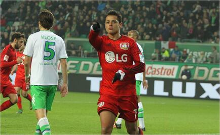 “Chicharito” causa celos al Bayer