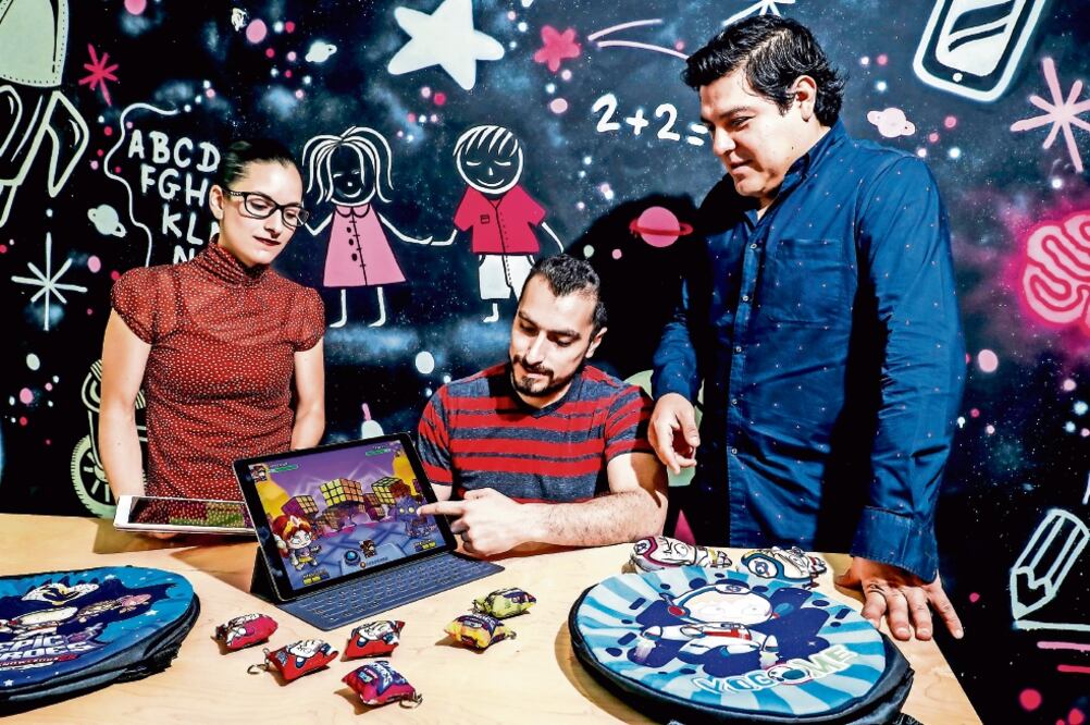 Julieta Rodríguez, Basilio Germán y Manolo Díaz de León son el cerebro de Yogome, empresa mexicana que destaca en Silicon Valley, lugar donde han nacido compañías de tecnología como Google. (FOTO: YADÍN XOLALPA)