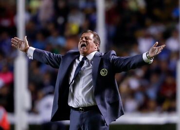 Miguel Herrera se queja del arbitraje ante Querétaro