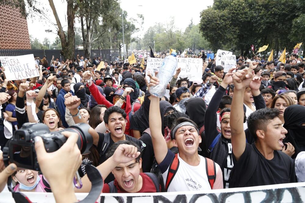 fuera porros de la UNA, exigen miles de estudiantes (PEDRO VILLA Y CAÑA. EL UNIVERSAL)