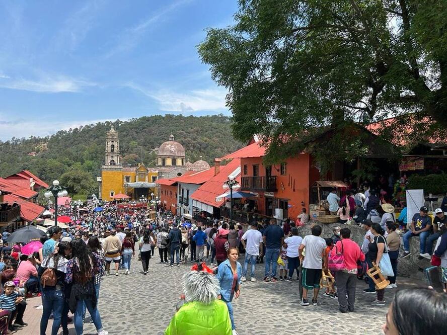 Los gobiernos estatales destinaron entre 36.8 y 138.6% más de los recursos aprobados para comunicación social y publicidad. Foto: Archivo