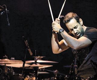 Antonio Sánchez da voz a migrantes con su música