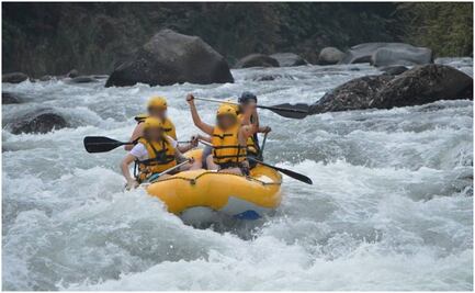 Vuelca balsa con siete turistas en río Filobobos, Veracruz; un kayakista murió ahogado