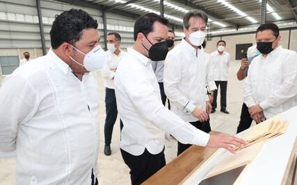 Gobernador de Yucatán inaugura planta china de proveeduría sostenible de madera que dará empleo a 400 familias 