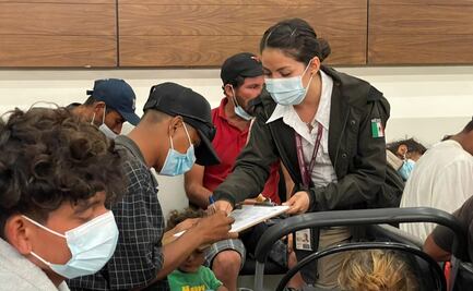 Desertan 800 personas de caravana migrante; INM les dio tarjeta de visitante humanitaria