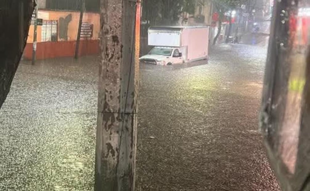 Las fuertes lluvias causaron afectaciones en 54 viviendas y dejaron 38 encharcamientos. Foto: Especial.