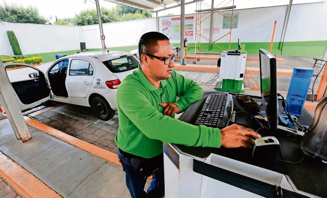 SEDEMA clausura verificentro en la alcaldía Benito Juárez por mal funcionamiento en el Sistema de Grabación. Foto: Archivo | El Universal