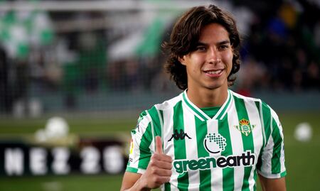 Diego Lainez fue presentado con el Real Betis