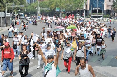 Con marcha, vagoneros exigen cese de operativos 