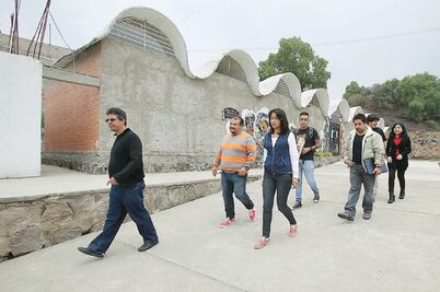 Nombran a María Rojo como directora de preparatoria