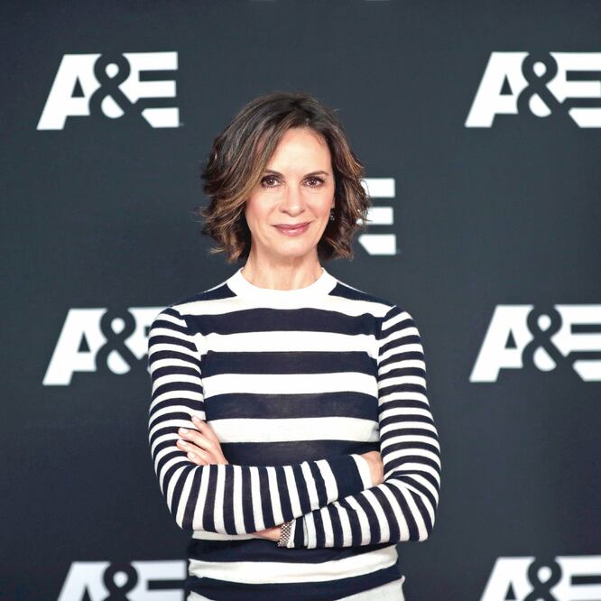 La periodista indaga en varios grupos de EU en el programa de tv. Foto: ALEJANDRA LEYVA. EL UNIVERSAL  