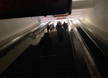 Por falla eléctrica Línea 7 del Metro se queda a oscuras