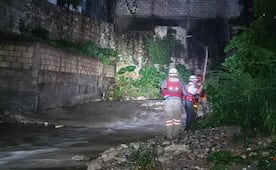 Lluvias arrastran a motociclista en Tuxtla Gutiérrez; Protección Civil intensifica búsqueda