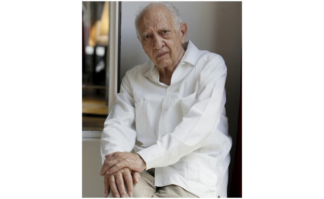 Sergio Pitol murió hoy a los 85 años de edad. EFE/Paco Campos