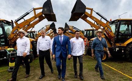 Samuel García entrega 165 unidades para operatividad de agua y drenaje; NL invierte 30 mil mdp en obras