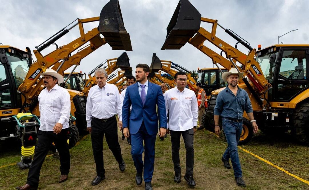 El Gobernador de Nuevo León Samuel Alejandro García Sepúlveda llevó a cabo la entrega de un parque vehicular de 165 unidades para la operatividad de Agua y Drenaje de Monterrey. Foto Especial