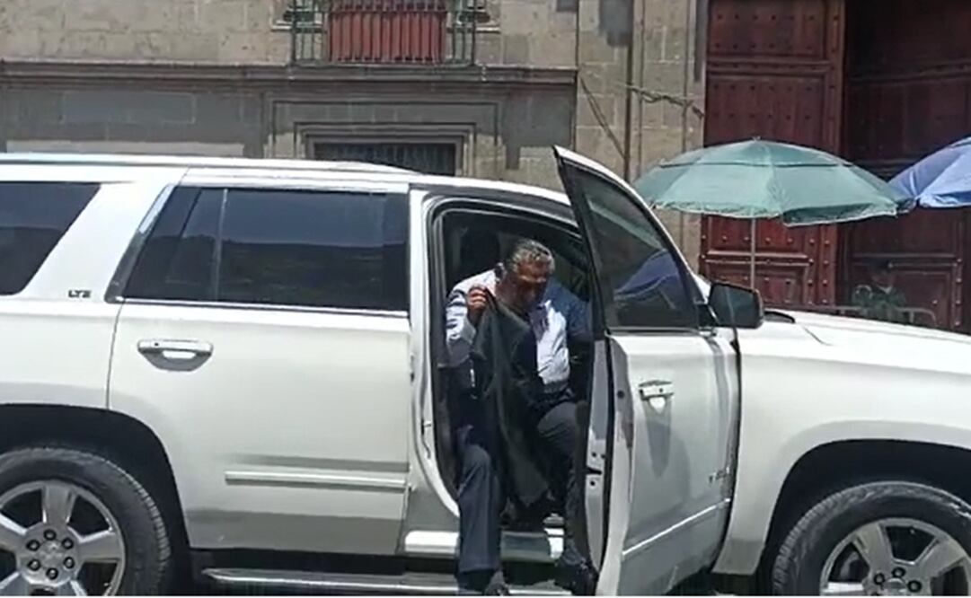 Rosendo Gómez Piedra, fiscal para el caso Ayotzinapa, llega Palacio Nacional. Foto: captura de pantalla