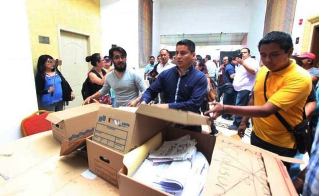 Simpatizantes de Morena denunciaron que al interior de un hotel se encontraron cajas de actas electorales falsas y material electoral. Foto: Archivo/EL UNIVERSAL