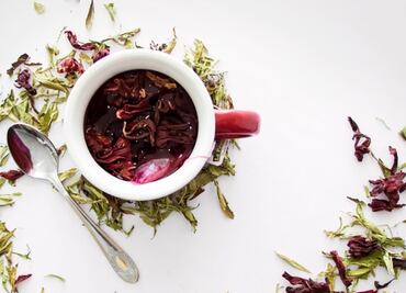 La hierba que reduce la presión arterial; ofrece beneficios antivirales, cardiovasculares y protege el hígado