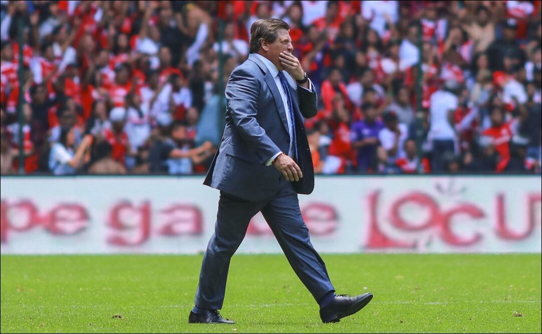 Miguel Herrera arremetió contra el Presidente de la Comisión de Árbitros. Foto: Imago 7