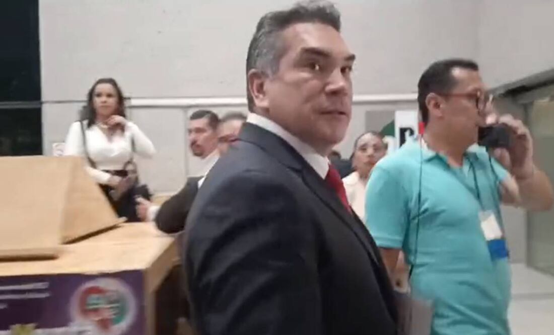 Alejandro Moreno se retiró de la primera sesión de la nueva legislatura por inconformidad. Foto: Captura de pantalla