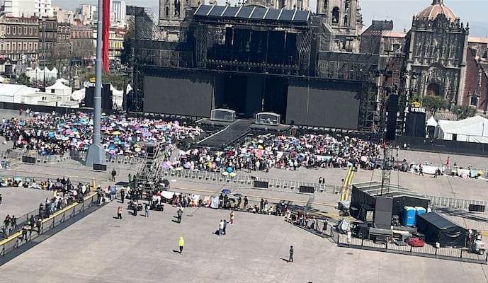 Fans ya esperan a Shakira en el Zócalo; autoridades llaman a llegar con tiempo y mantenerse hidratados